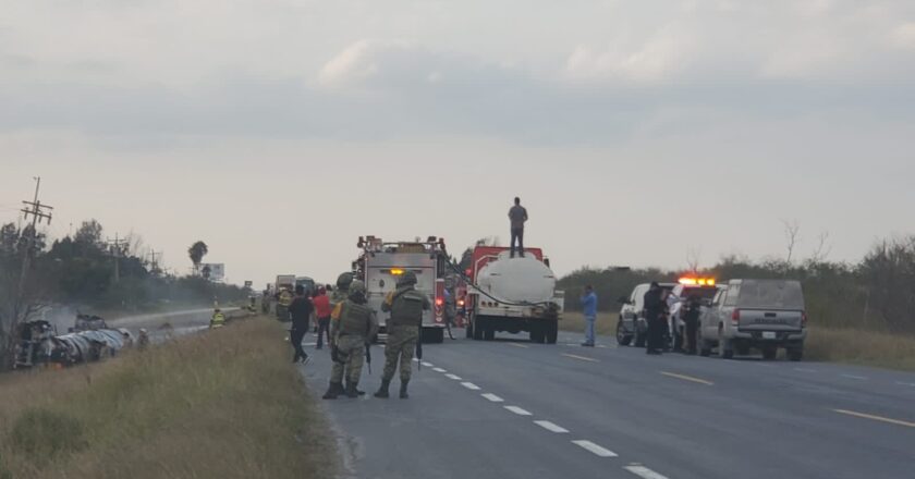 Por volcadura cierran tramo de carretera Matamoros-Reynosa