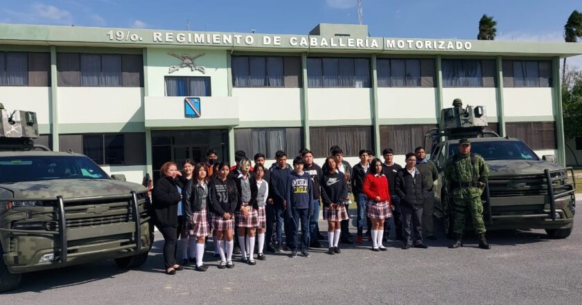 Alumnos de la UT en recorrido por el Campo Militar