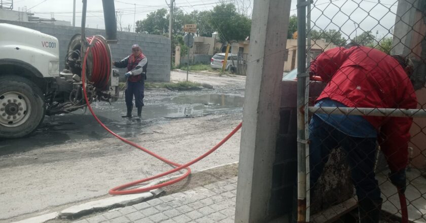 Atendió COMAPA reportes en colonia Villa Esmeralda