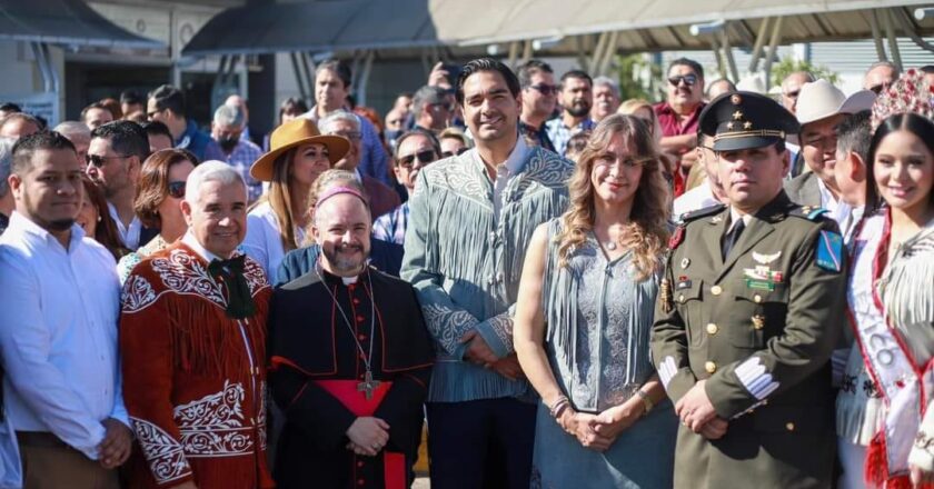 Histórica ceremonia de Alcaldes Carlos Peña Ortiz y Sergio Coronado