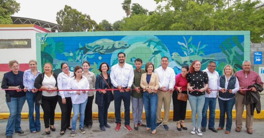 Inauguró Carlos Peña Ortiz el mural “Interacción Submarina”