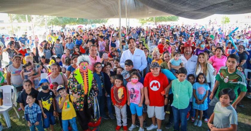 Disfrutaron festejo niños de El Olmo