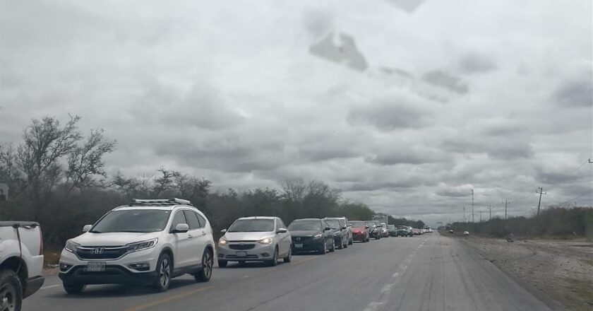 Tránsito lento en carretera por retorno de vacacionistas