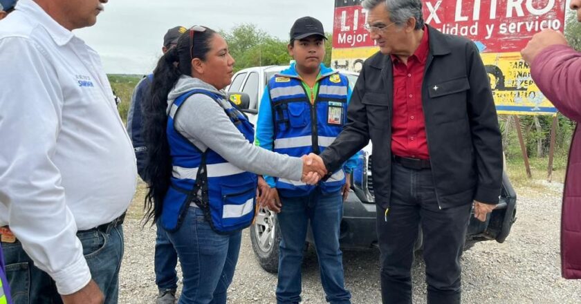 Supervisa Gobernador módulos de seguridad y atención a turistas