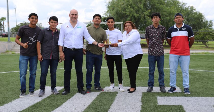 Premió Rector de la UTTN a ganadores de jornada deportiva