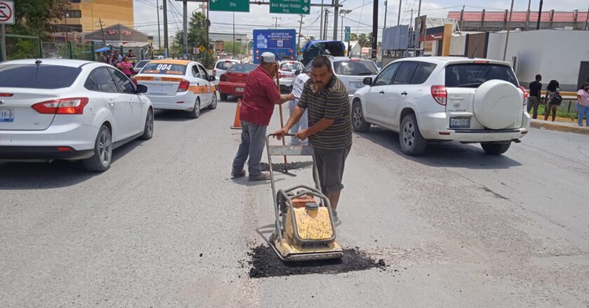 Mejora Gobierno de Reynosa seguridad vial con bacheo y señalización