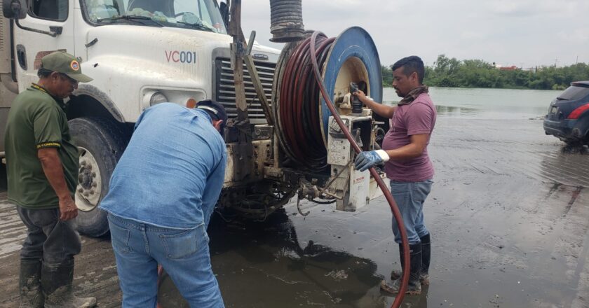 Llevó COMAPA trabajos de saneamiento de pozos e instalación de brocales en Balcones de Alcalá