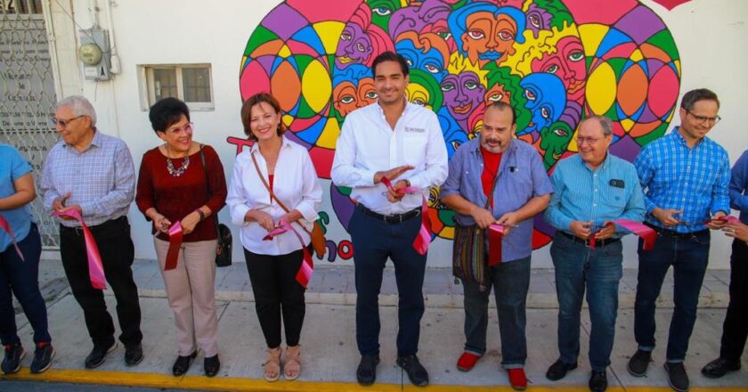 Inauguraron Alcalde y artista reynosense mural dedicado a la unidad y la felicidad