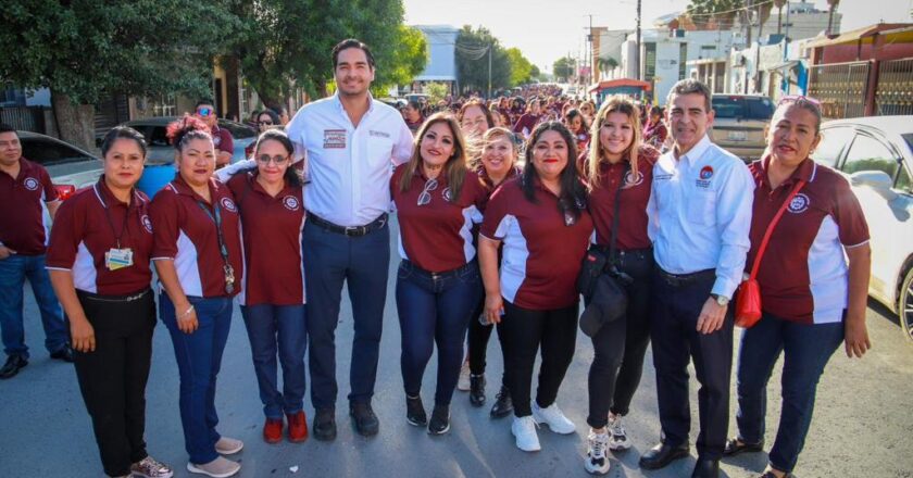 Saludó Alcalde de Reynosa a participantes en desfile obrero