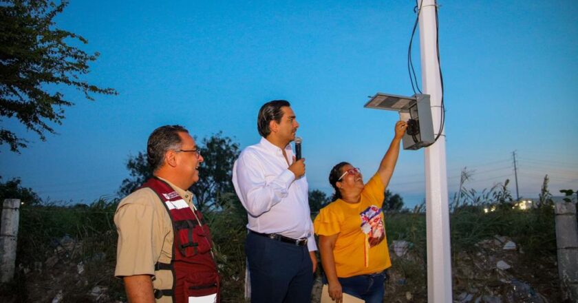 Continúa programa “Iluminando Reynosa”