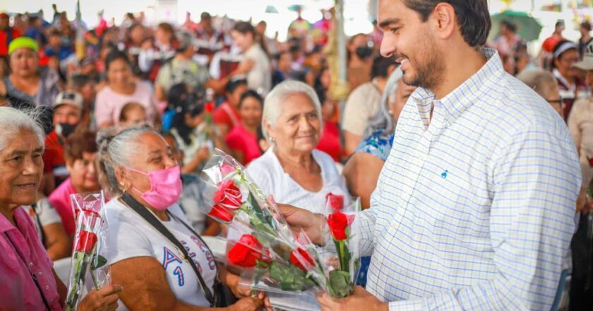 Alcalde festejó a las madrecitas de Reynosa durante la Audiencia Pública