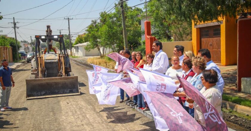 Beneficia Gobierno de Reynosa a dos colonias con pavimentación