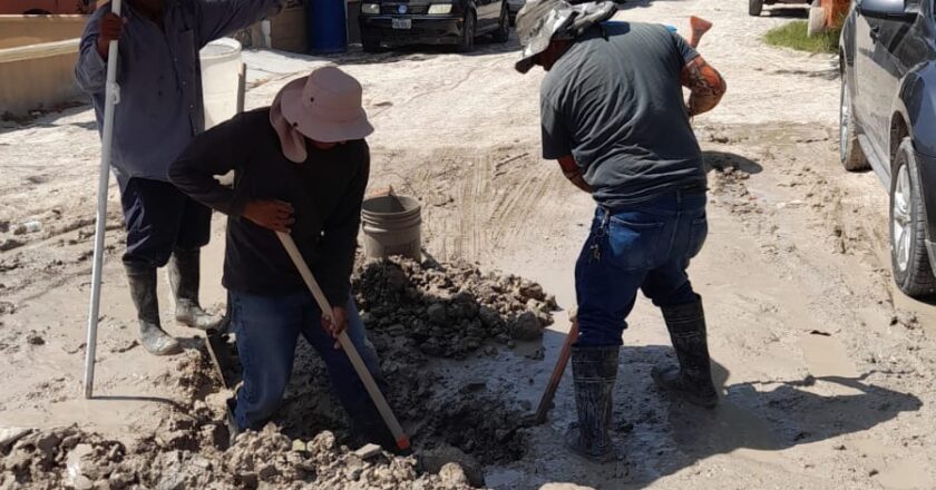 Resolvió COMAPA reportes de usuarios en la colonia Independencia