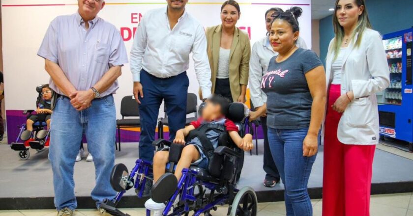 Recibieron niños con parálisis cerebral 14 sillas especiales PCI