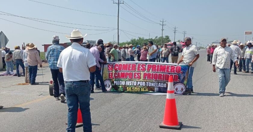 Campesinos bloquearon tramo de carretera