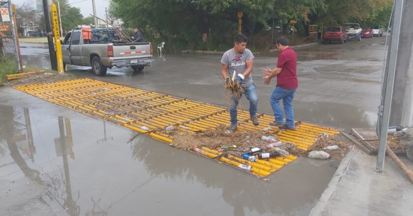 Coadyuva COMAPA en limpieza de drenes y pluviales