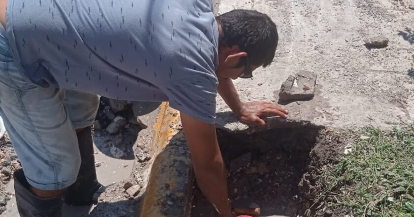 Reparó COMAPA fugas de agua potable en Aztlán y Villa Florida