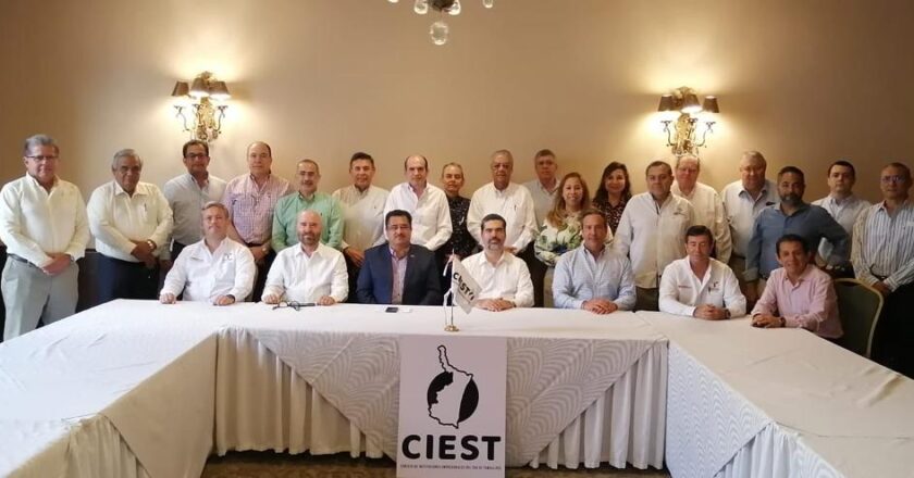 Se reunió Secretario de Recursos Hidráulicos con el CIEST