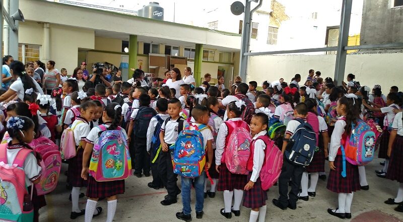 A la escuela más de 150 mil estudiantes