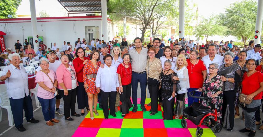 Municipio y DIF festejaron en grande a los abuelitos