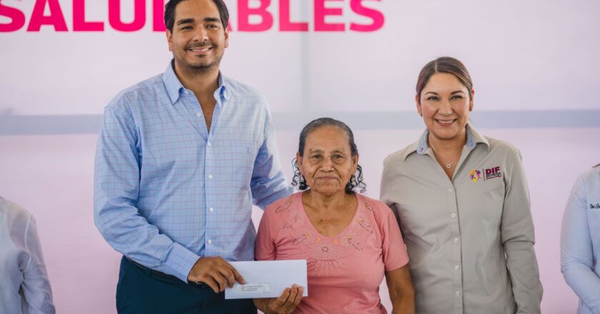 Beneficia Alcalde Carlos Peña Ortiz a 330 abuelitos