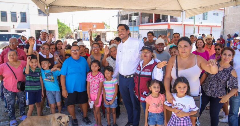 Banderazo de inicio de pavimentación en dos colonias