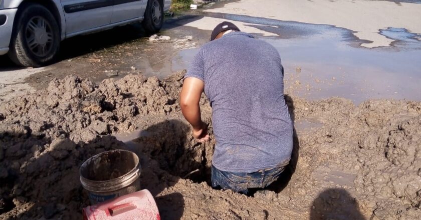 Atendió COMAPA reportes de fugas de agua en San Valentín