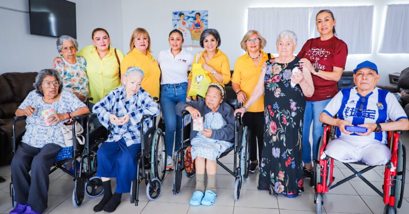 Festejan en grande a abuelitos de Casa Hogar del DIF Reynosa