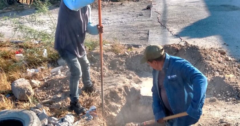 Da COMAPA solución a fugas de agua potable en Ampliación Rancho Grande