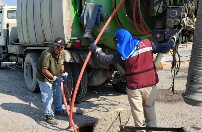 Favorece COMAPA a usuarios de Valle Soleado con sondeo de líneas generales y descargas