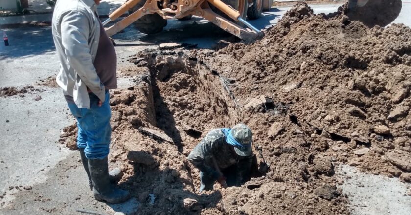 Reparó COMAPA fuga de agua potable en fraccionamiento San Valentín