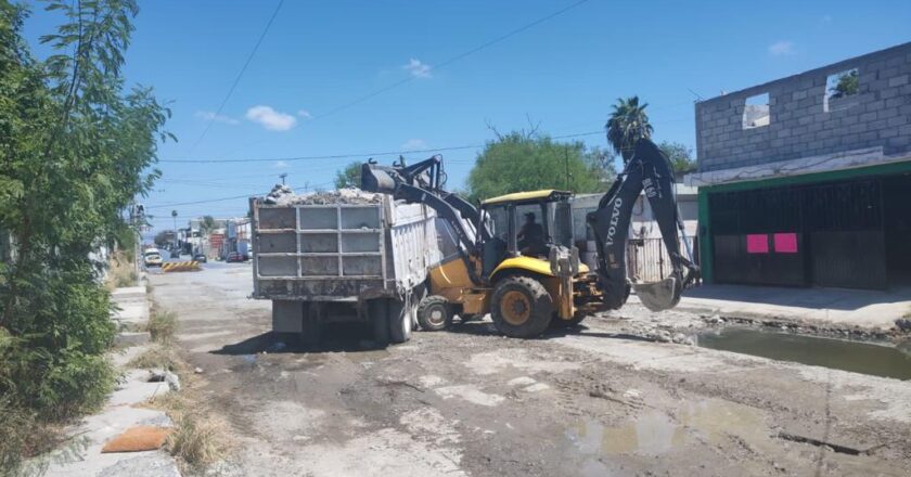 Construye Gobierno de Reynosa pavimentación hidráulica de calle Amado Nervo