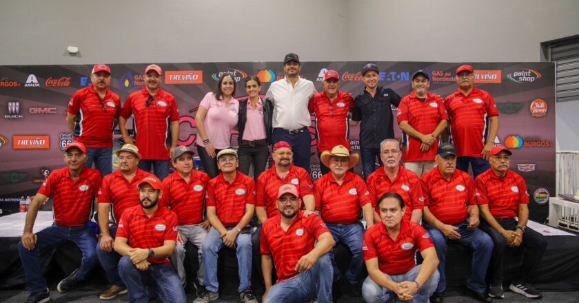 Recorrió Carlos Peña Ortiz la exhibición Car Fest Reynosa 2023