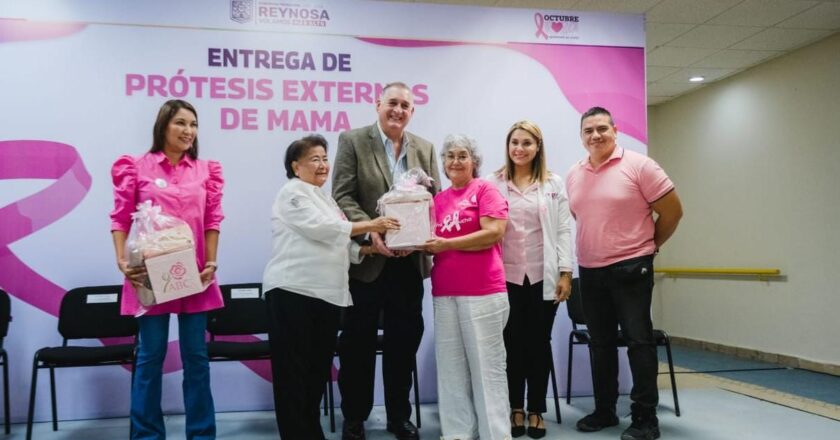 Beneficia Gobierno de Carlos Peña Ortiz con 60 prótesis externas de mama