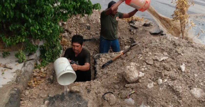 Solucionó COMAPA fuga de agua en la Vicente Guerrero