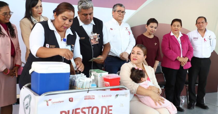 Arranca vacunación simultánea de COVID e influenza