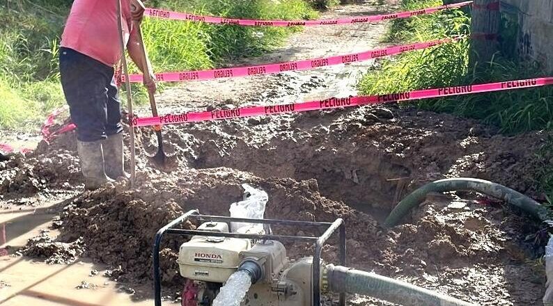 Reparó COMAPA fuga de agua potable en Zona Centro