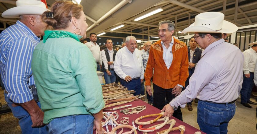 Entregan ganaderos al gobernador donativo con causa para el DIF Tamaulipas