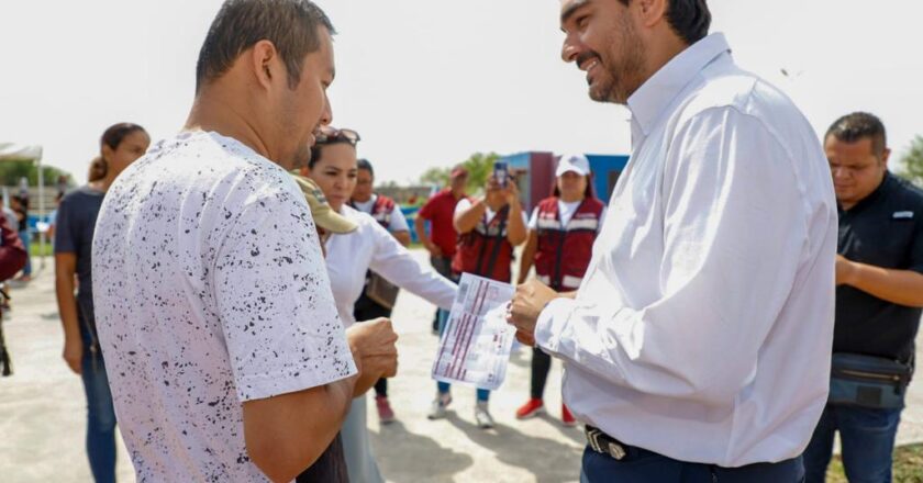 Regularizan familias adeudos de agua con apoyo del Gobierno de Reynosa