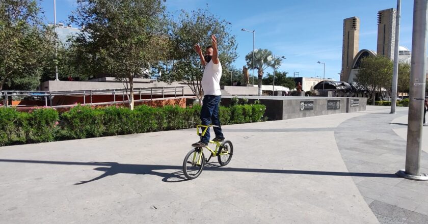 Las acrobacias en bicicleta son su pasión