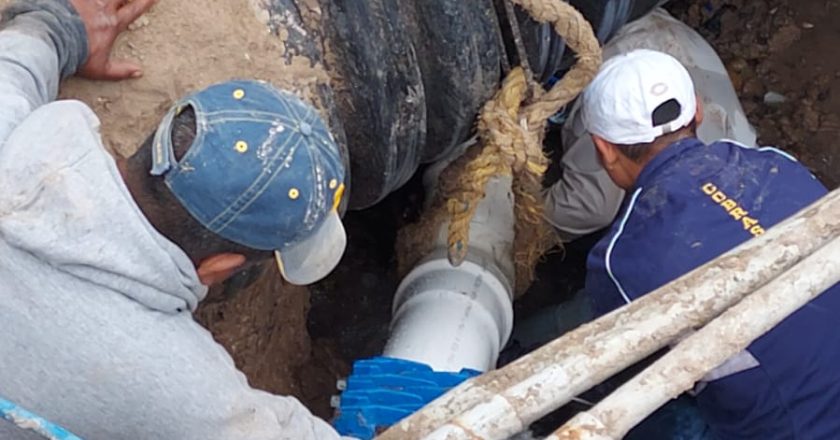 Repara COMAPA fuga de agua en La Amistad