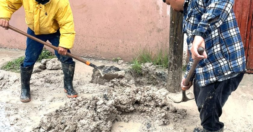 Restauró COMAPA línea de conducción de agua potable en la colonia Constitución