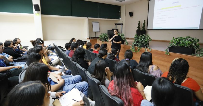 Preparados alumnos de UNT para incursionar en el campo laboral