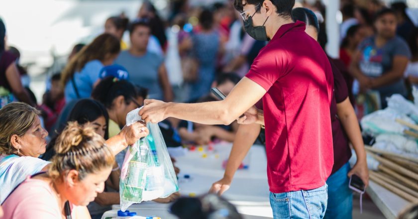 Gobierno de Carlos Peña Ortiz beneficia a más de 1,800 personas