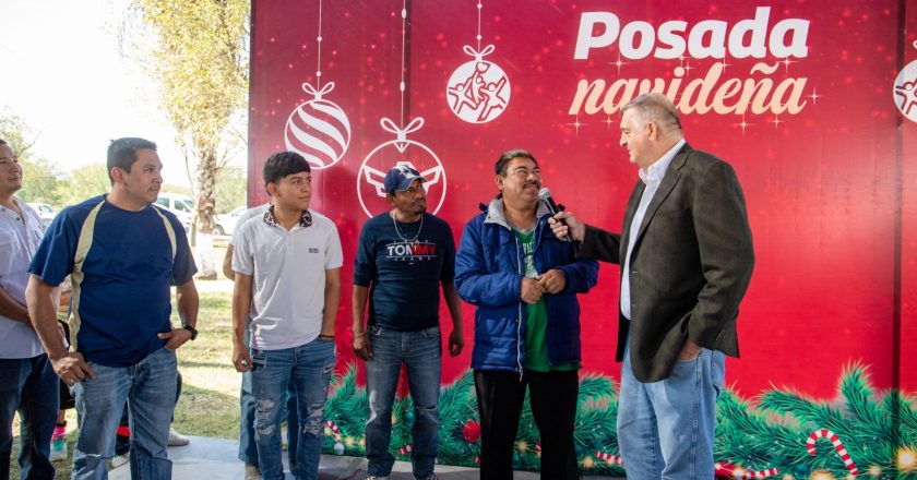 Disfrutan familias de la Almaguer Posada Navideña del DIF