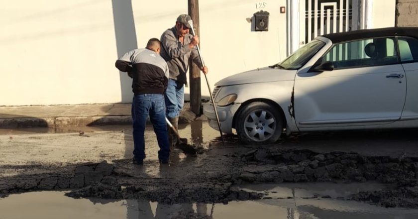 Realiza COMAPA reparación de fugas de agua potable en la Vicente Guerrero