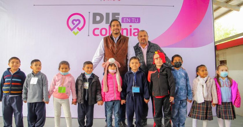 Recibieron familias de la Presa Brigada encabezada por el Alcalde Carlos Peña Ortiz