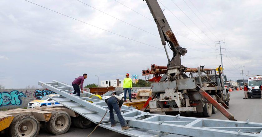 Retiró Ayuntamiento de Reynosa anuncio vial dañado por choque