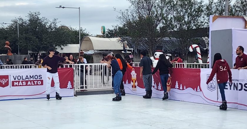 Invita Alcalde Carlos Peña Ortiz a familias a disfrutar pistas de patinaje en Reynosa