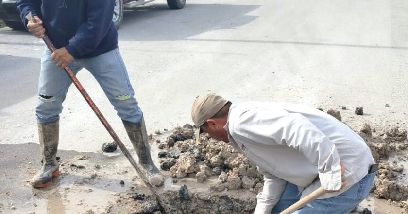 Reparó COMAPA fugas de agua potable en diferentes sectores